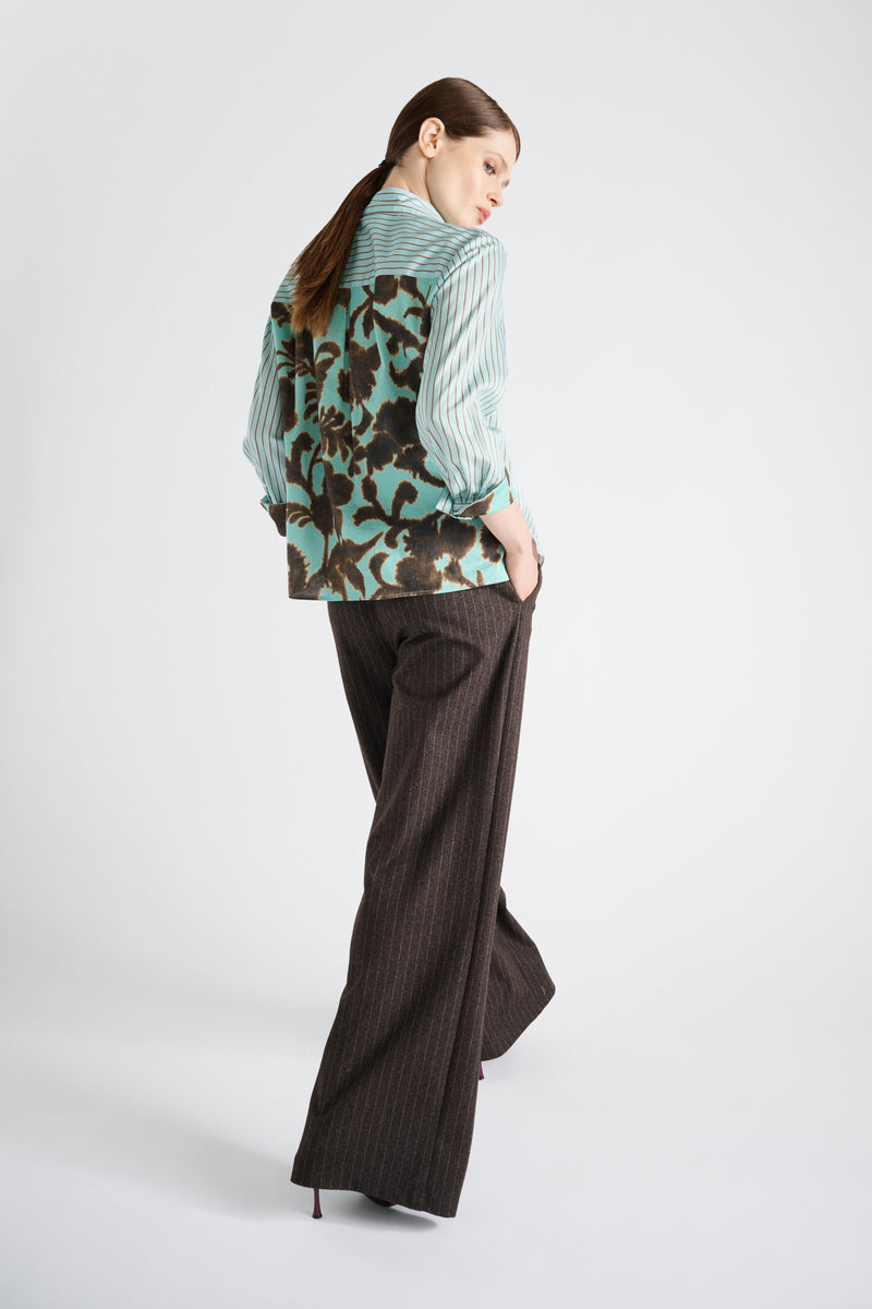 Chemise rayée avec imprimé sur le dos et manchettes