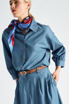 Straight and fluid denim shirt