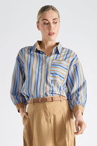 Straight and fluid striped shirt
