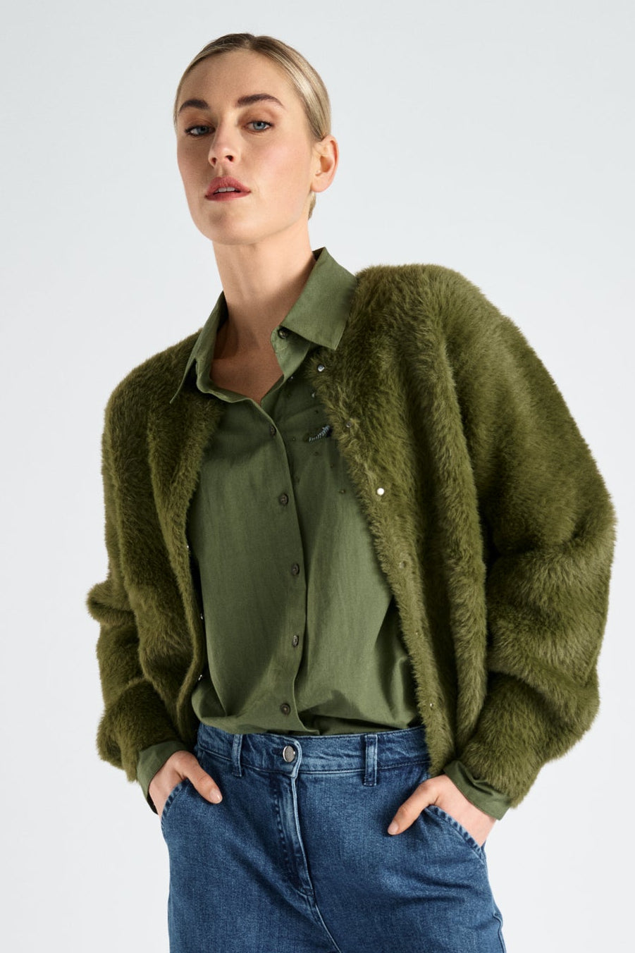 Fleece cardigan kaki sans col à pressions