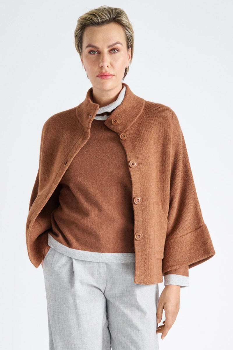 Cape couleur cognac à fermeture à boutons