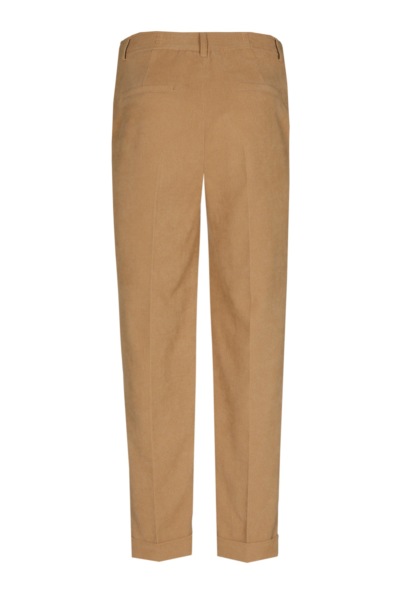 EXCLUSIVE IN OUR CONCEPT STORES: Camel pants in 7/8 length