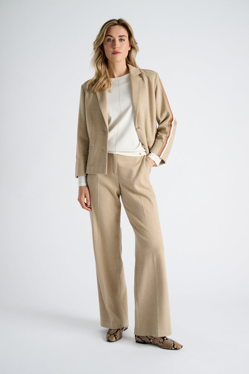 Blazer camel à rayures originales sur les épaules