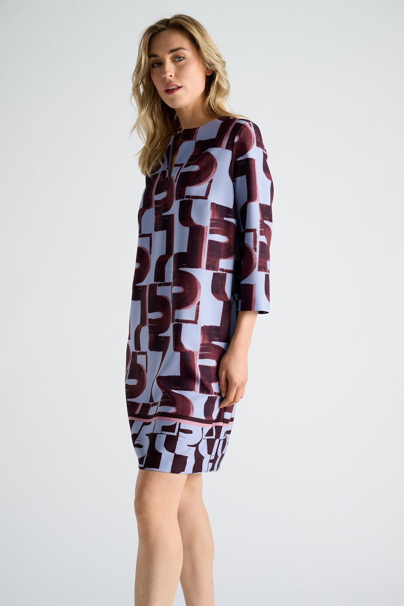 Robe bleu clair à imprimé bordeaux