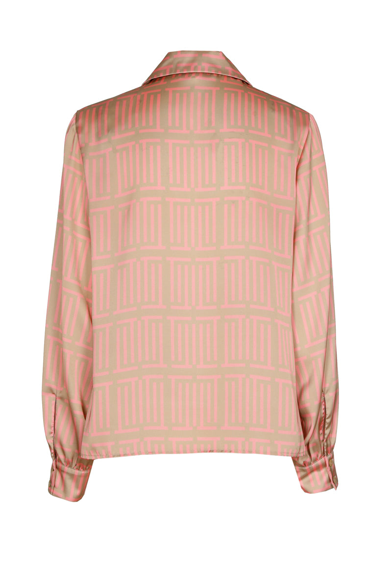 Elegant blouse with button closure and long sleeves