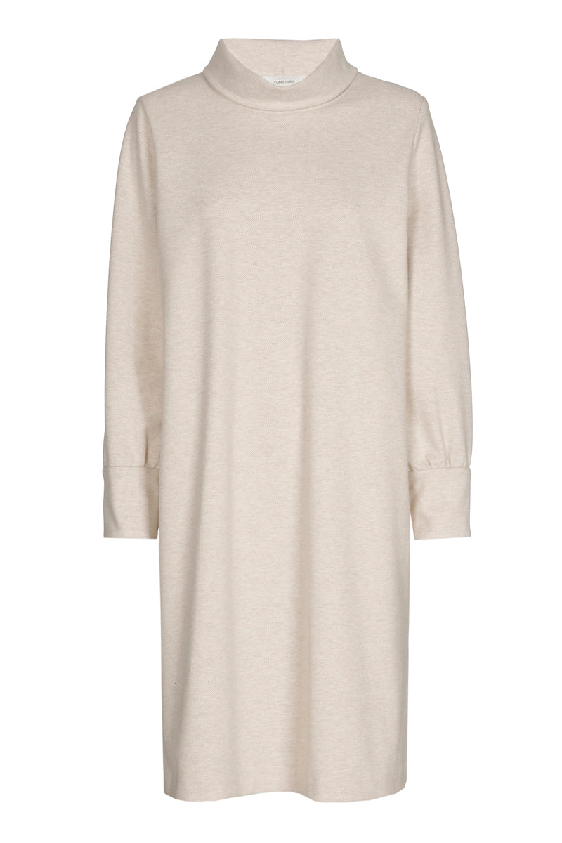 Beige kleed met opstaande kraag