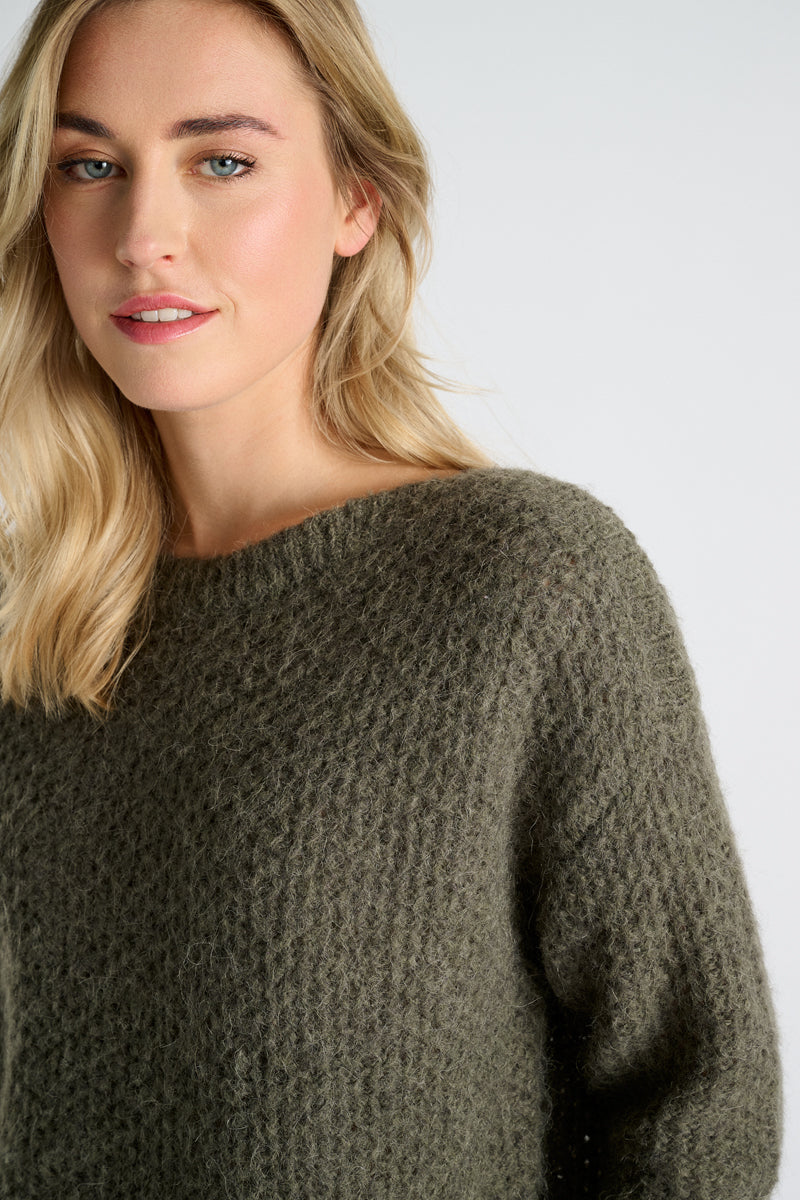 Khaki sweater with round neck and short sleeves