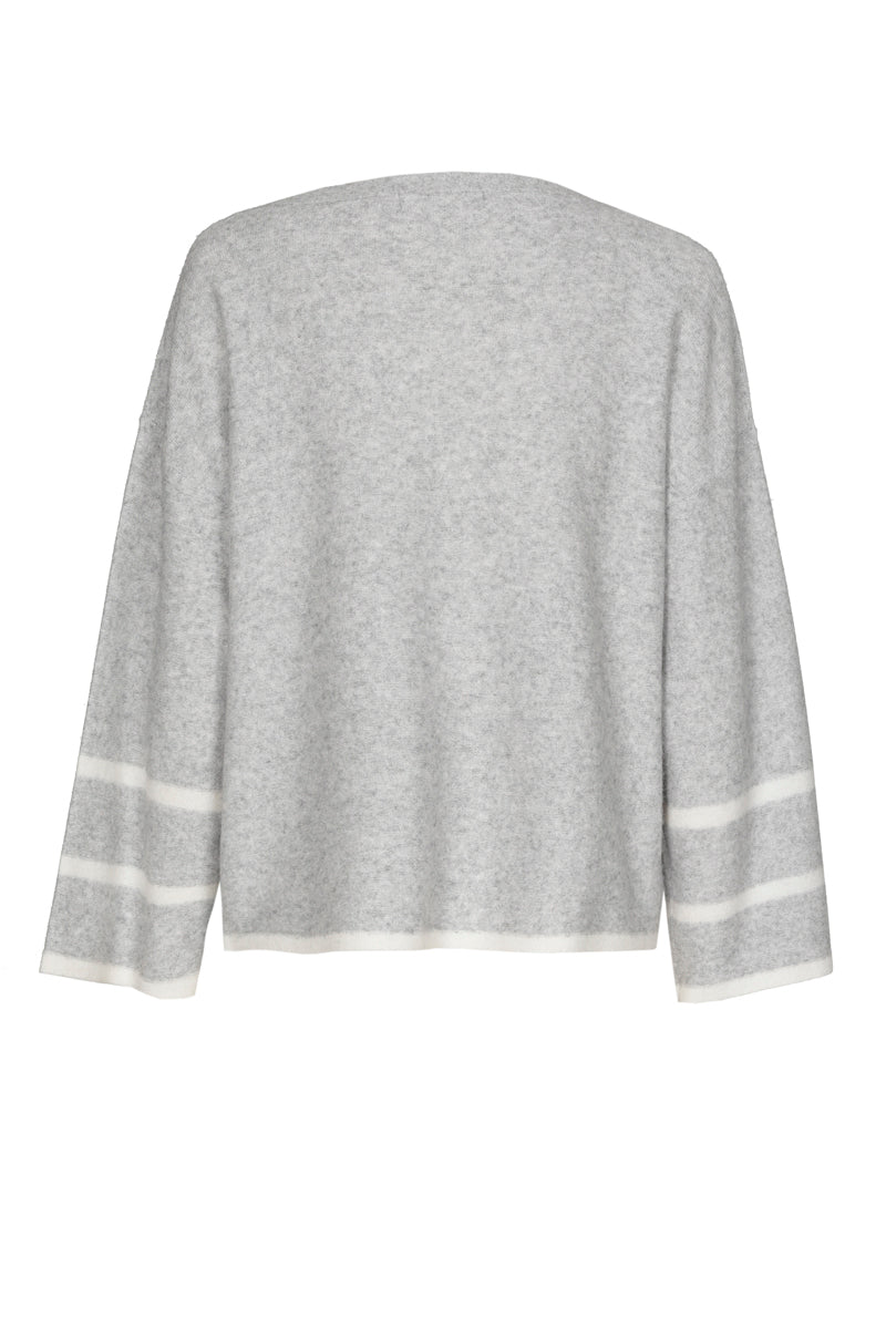 Grey pull with round neck and stripes