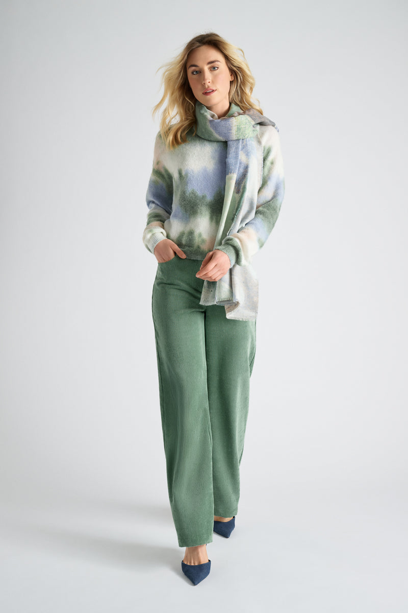 Pull ronde hals in groen en blauw kleurenpalet