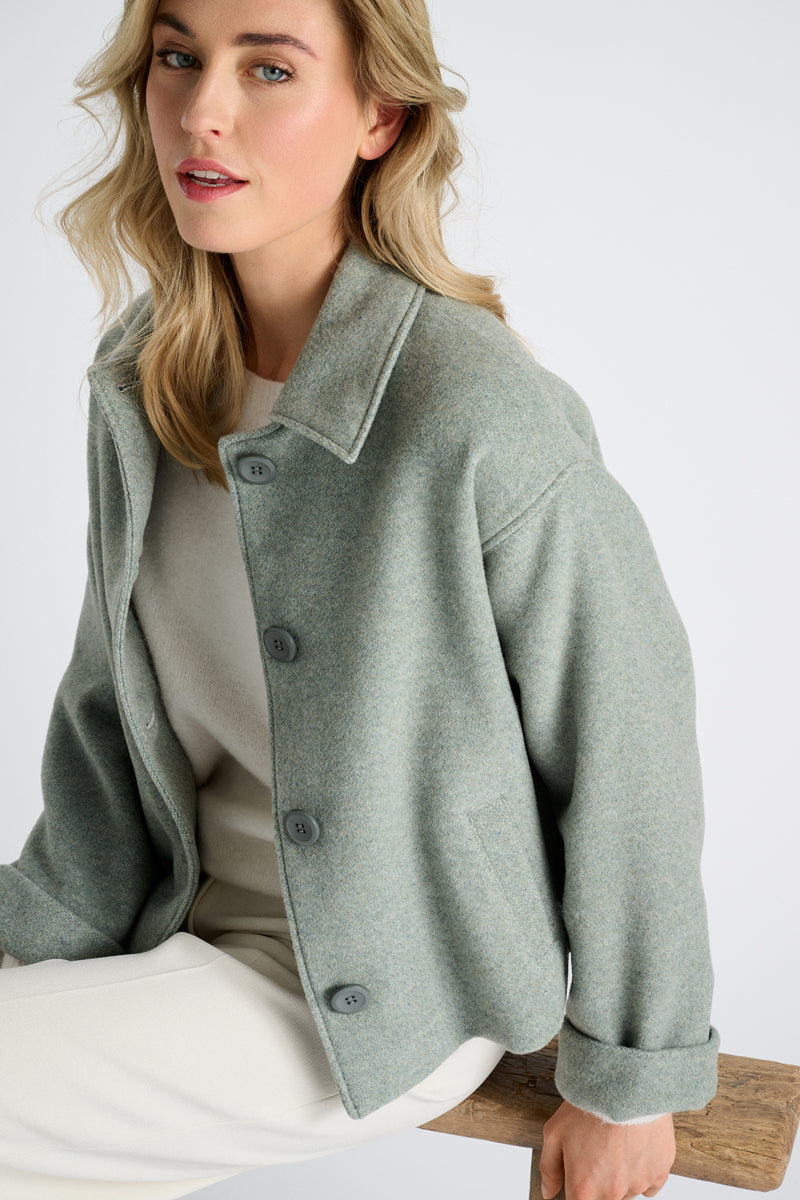 Green short jacket in loose fit