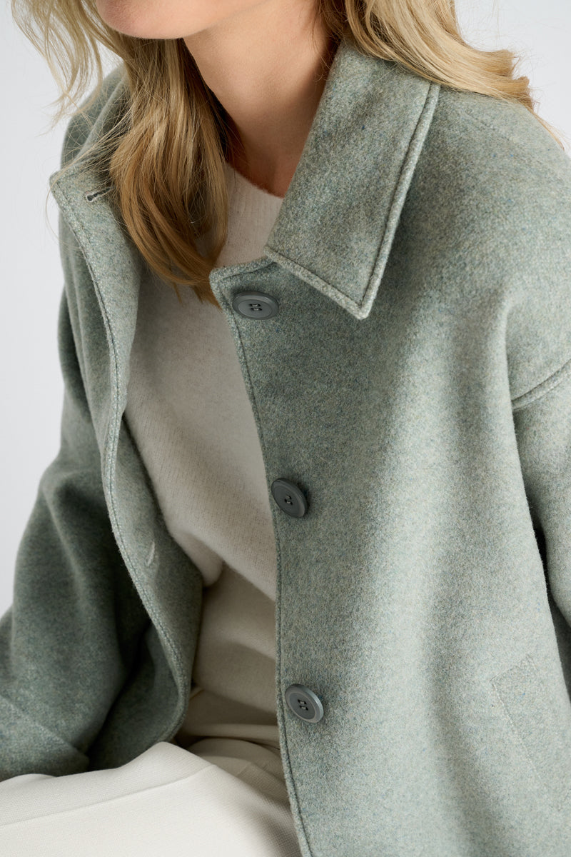 Green short jacket in loose fit