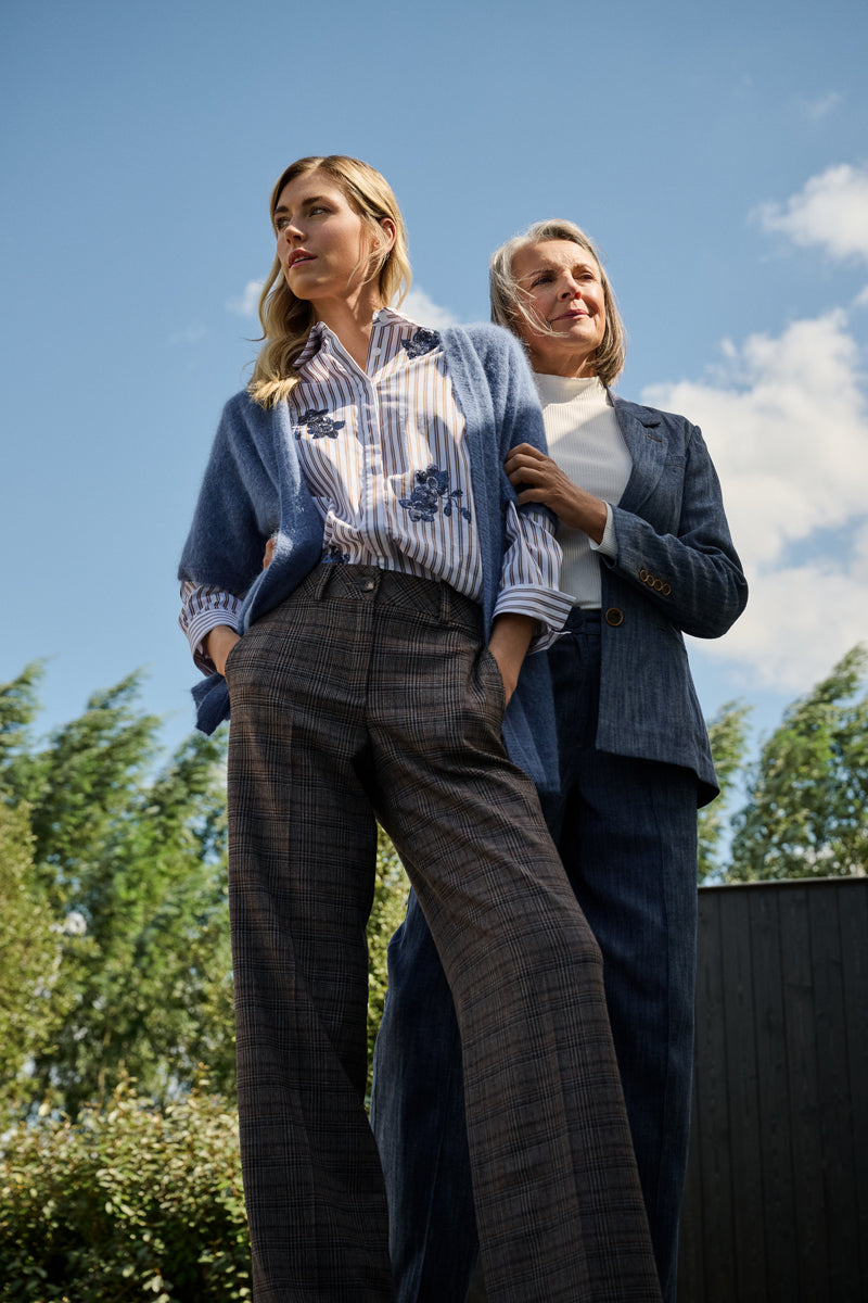 Trousers with check pattern and straight legs