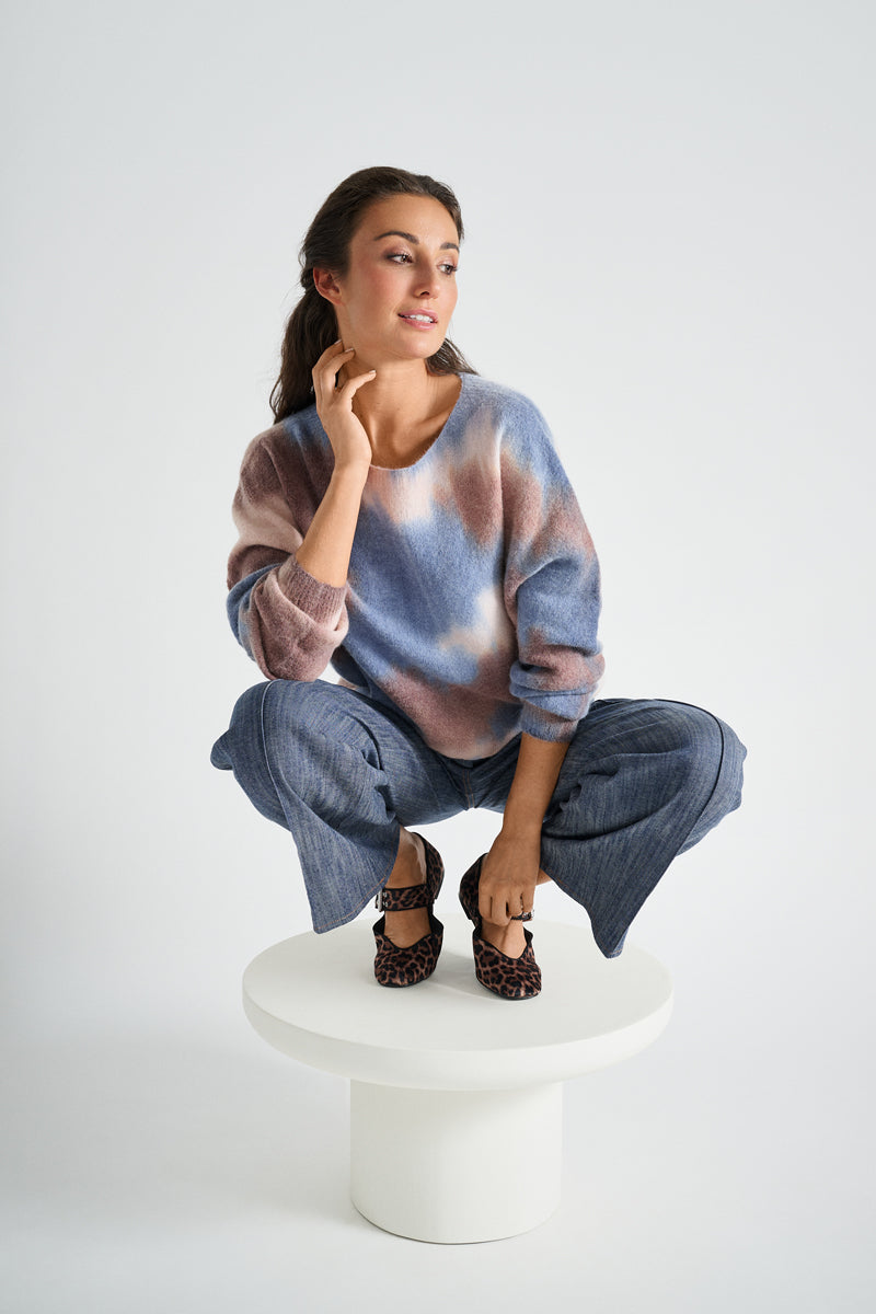 Pull met ronde hals in bruine en blauwe tinten