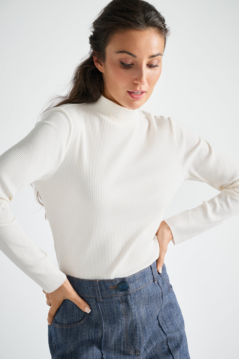 Geribde sous-pull in ecru