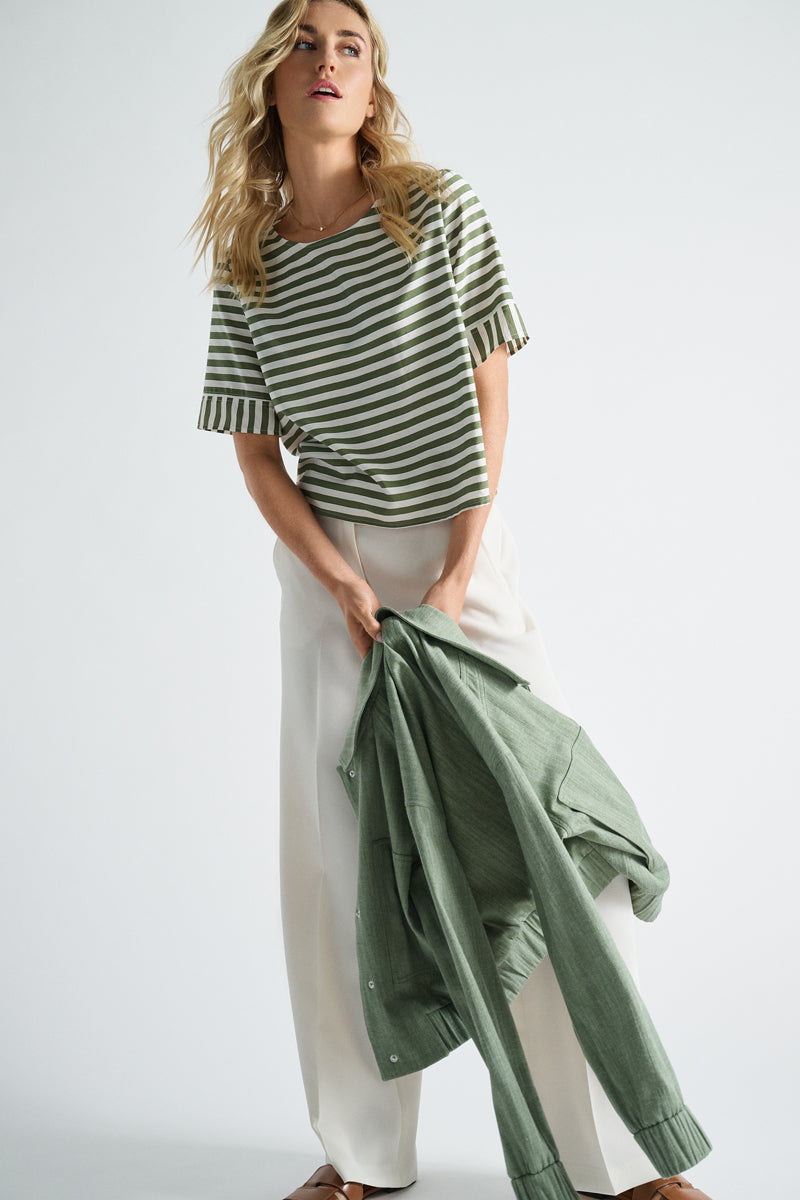 T-shirt rayé vert et blanc