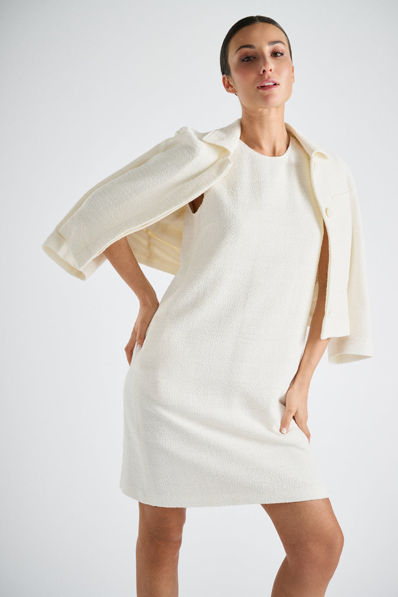 Robe courte crème sans manches