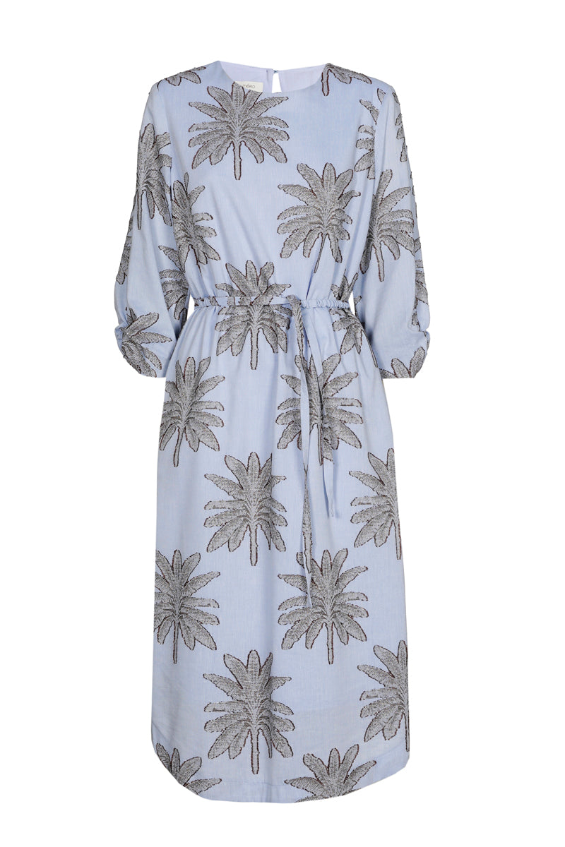 Robe bleu ciel imprimée ceinturée