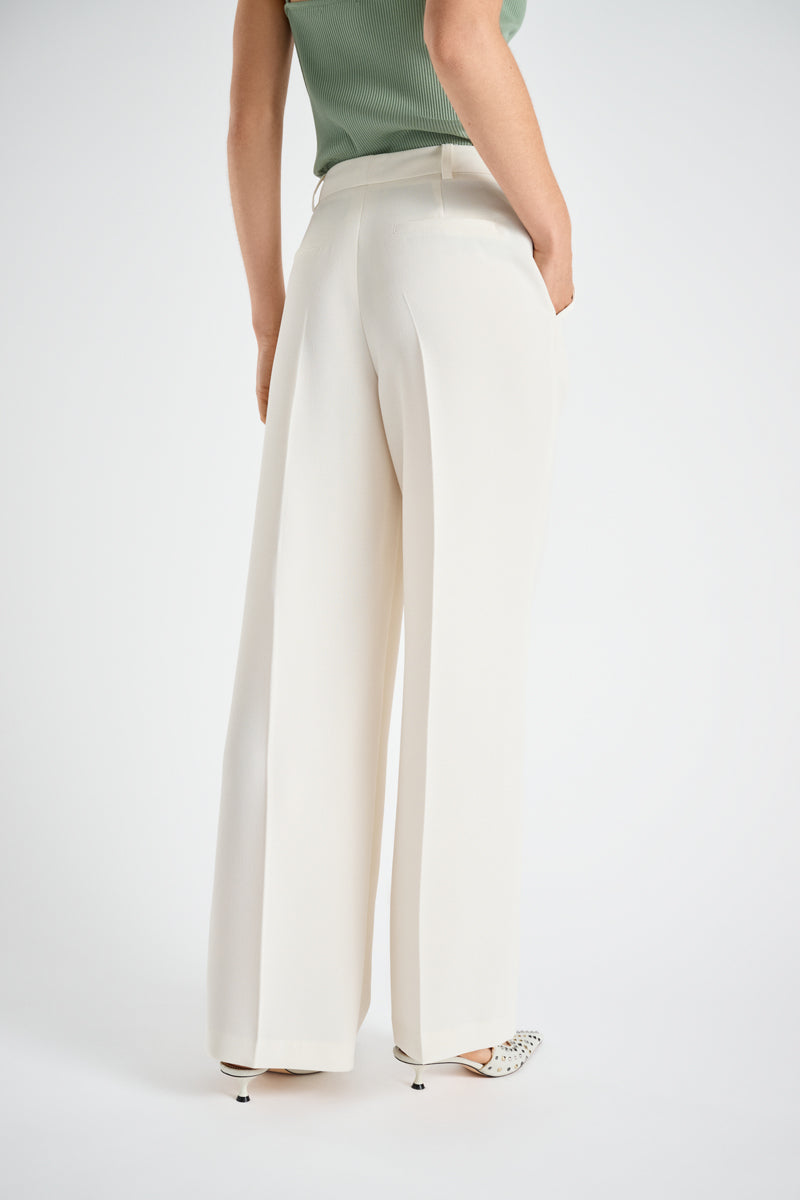 Pantalon souple large en crème