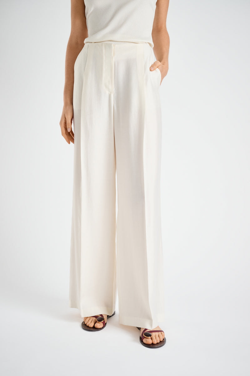 Pantalon droit crème avec pli