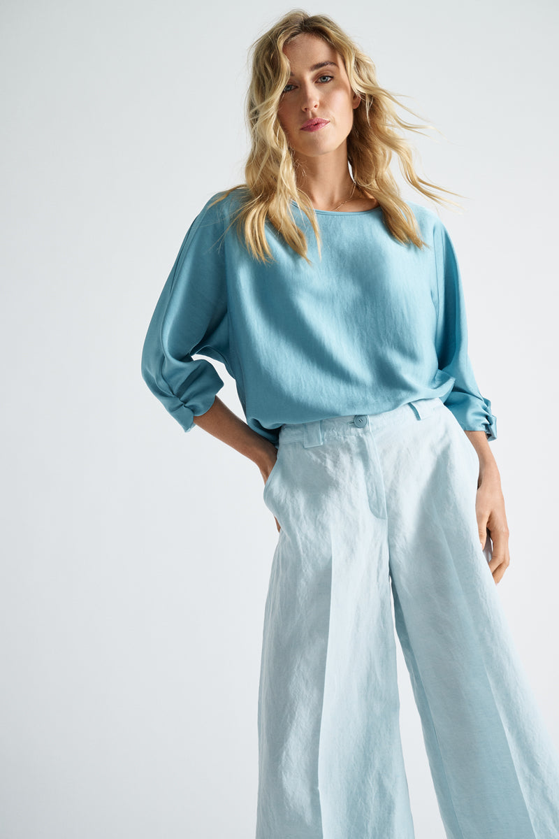 Pantalon évasé en lin bleu clair