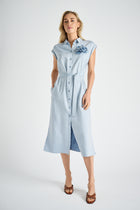 Denim kleedje met knopen en riem