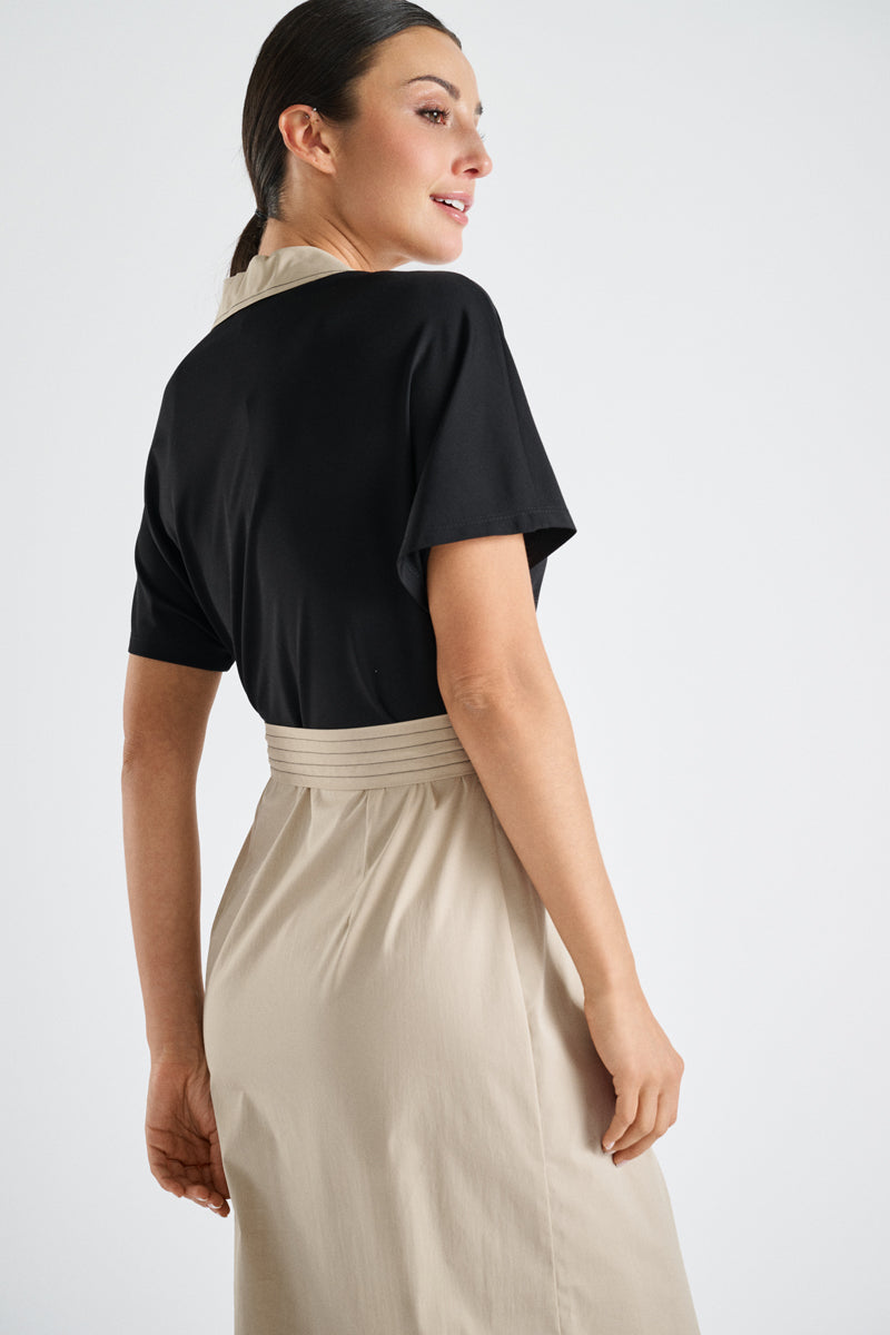 Bicolor hemdsjurk beige-zwart met riem