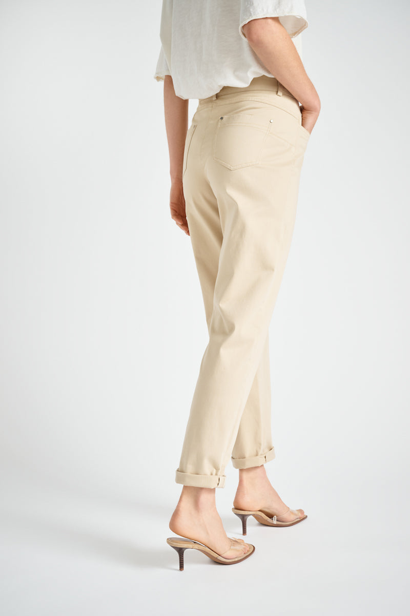 Straight short beige five pocket pants