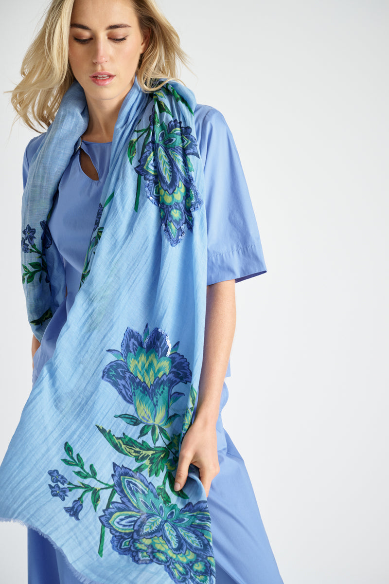 Echarpe longue en coton-soie à fleurs bleues et vertes