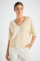 Crèmekleurige pull met ecru strepenpatroon