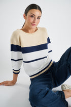 Pull met strepen in wit, marineblauw en goud