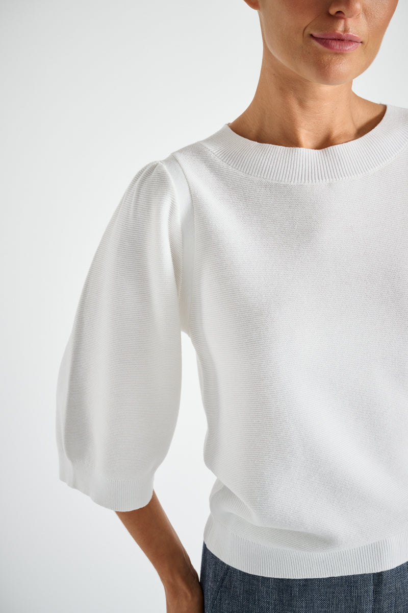 White round neck sweater