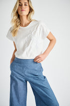 Wit t-shirt met witte bloem