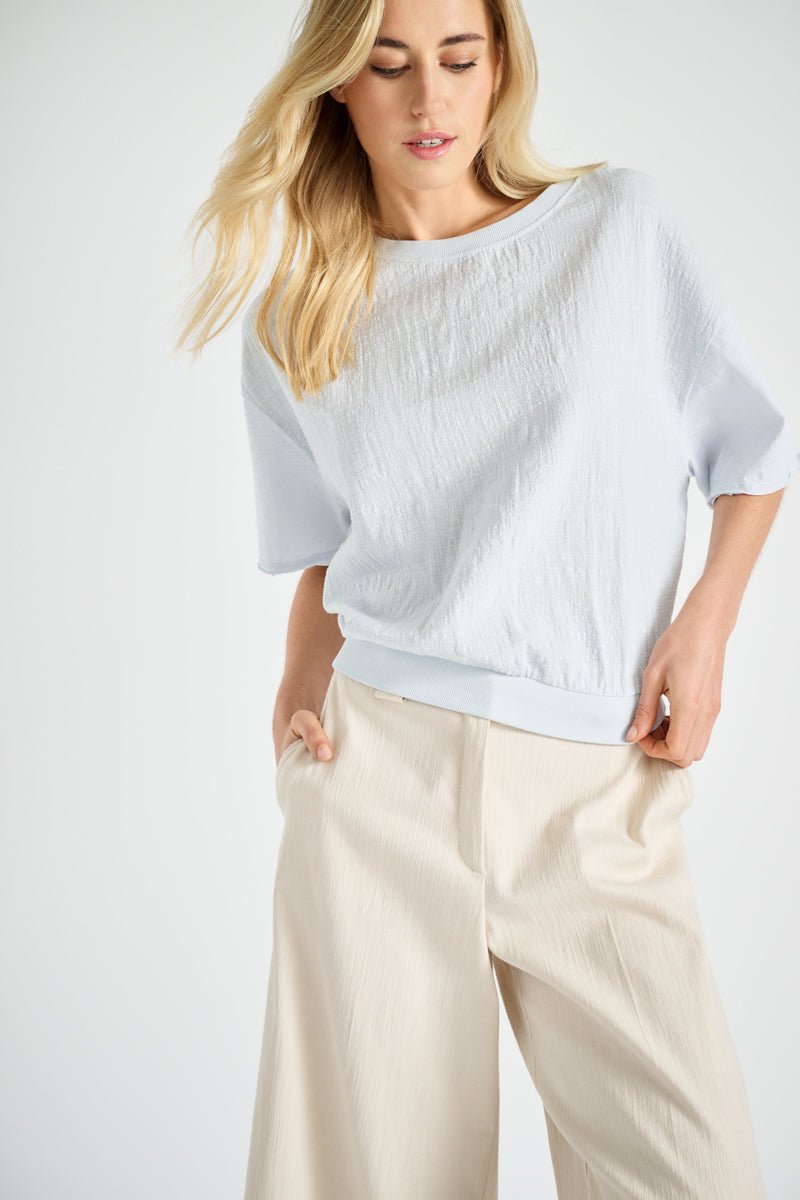 T-shirt bleu ciel en coton froissé
