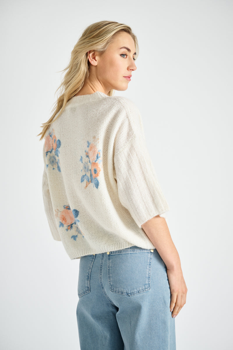 Pull ample crème avec imprimé fleuri