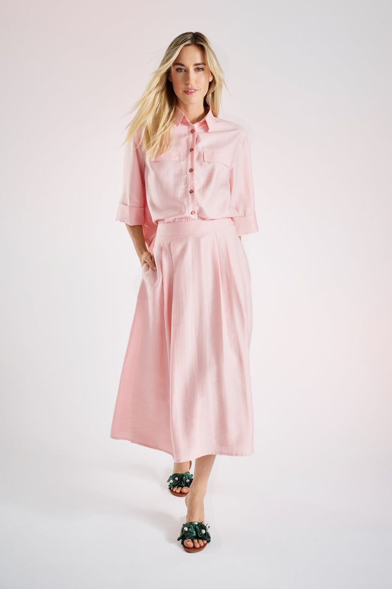 Wide skirt pink with pleats and pockets
