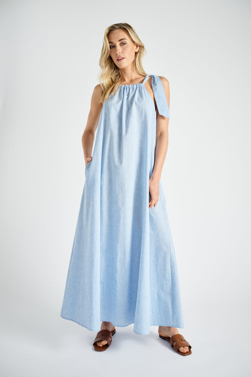 Lange katoenen blauwe zomerjurk