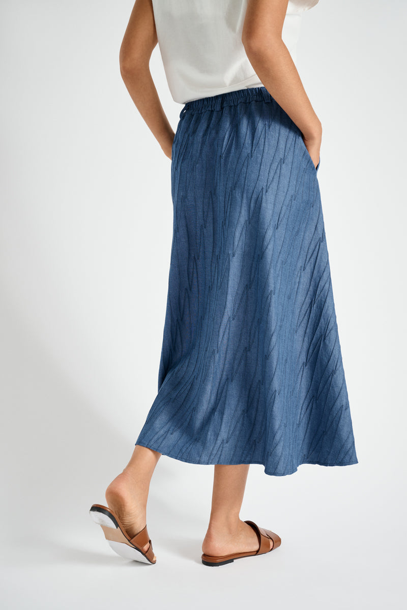 Jupe midi évasée en denim brodé