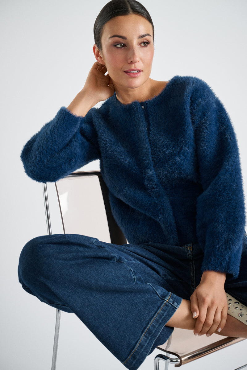 Zachte knit cardigan in marineblauw met subtiele fluffy look