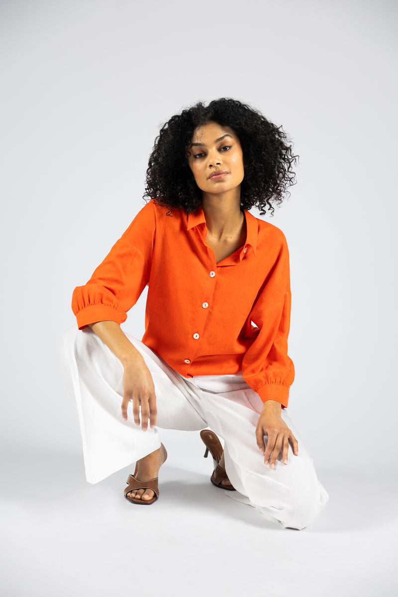 Short and wide linnen-viscose blouse