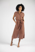 Gestreepte jurk met riem
