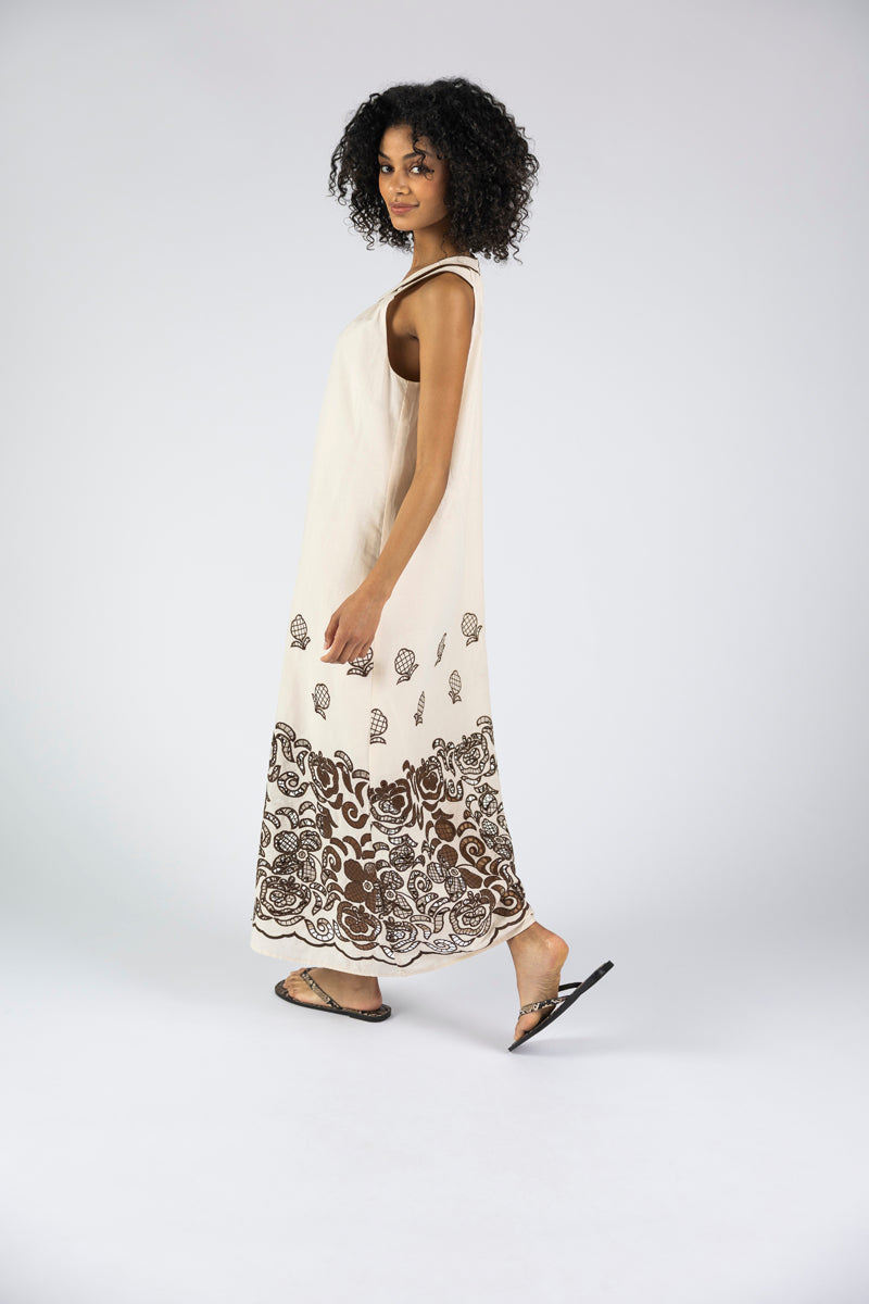 SPECIAL EDITION: Long sleeveless dress broderie anglaise 