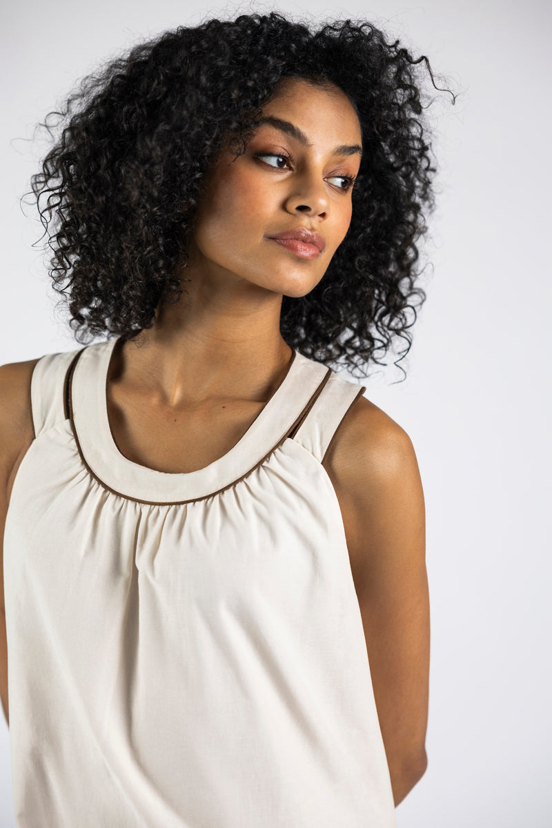 SPECIAL EDITION: Longue robe sans manches broderie anglaise