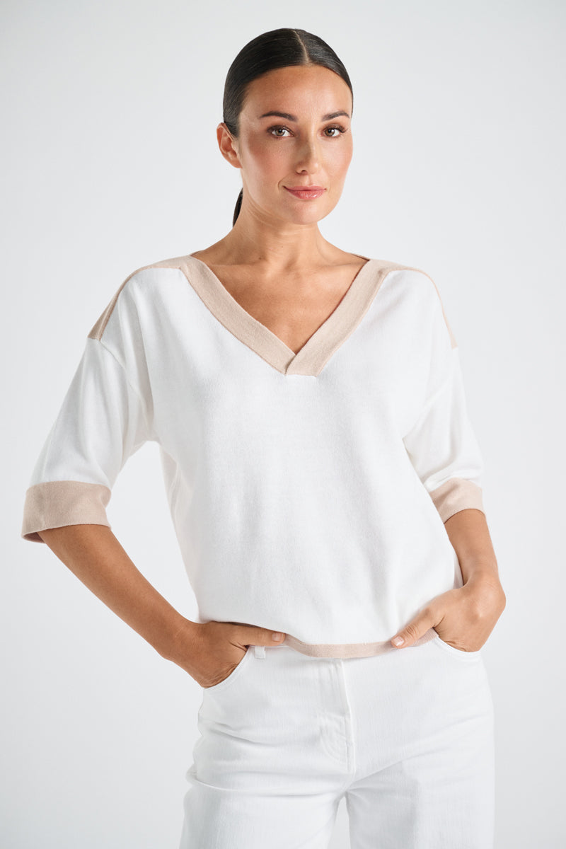 V-neck sweater with three quarter sleeves