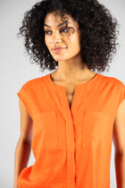 Koraalrode mouwloze top