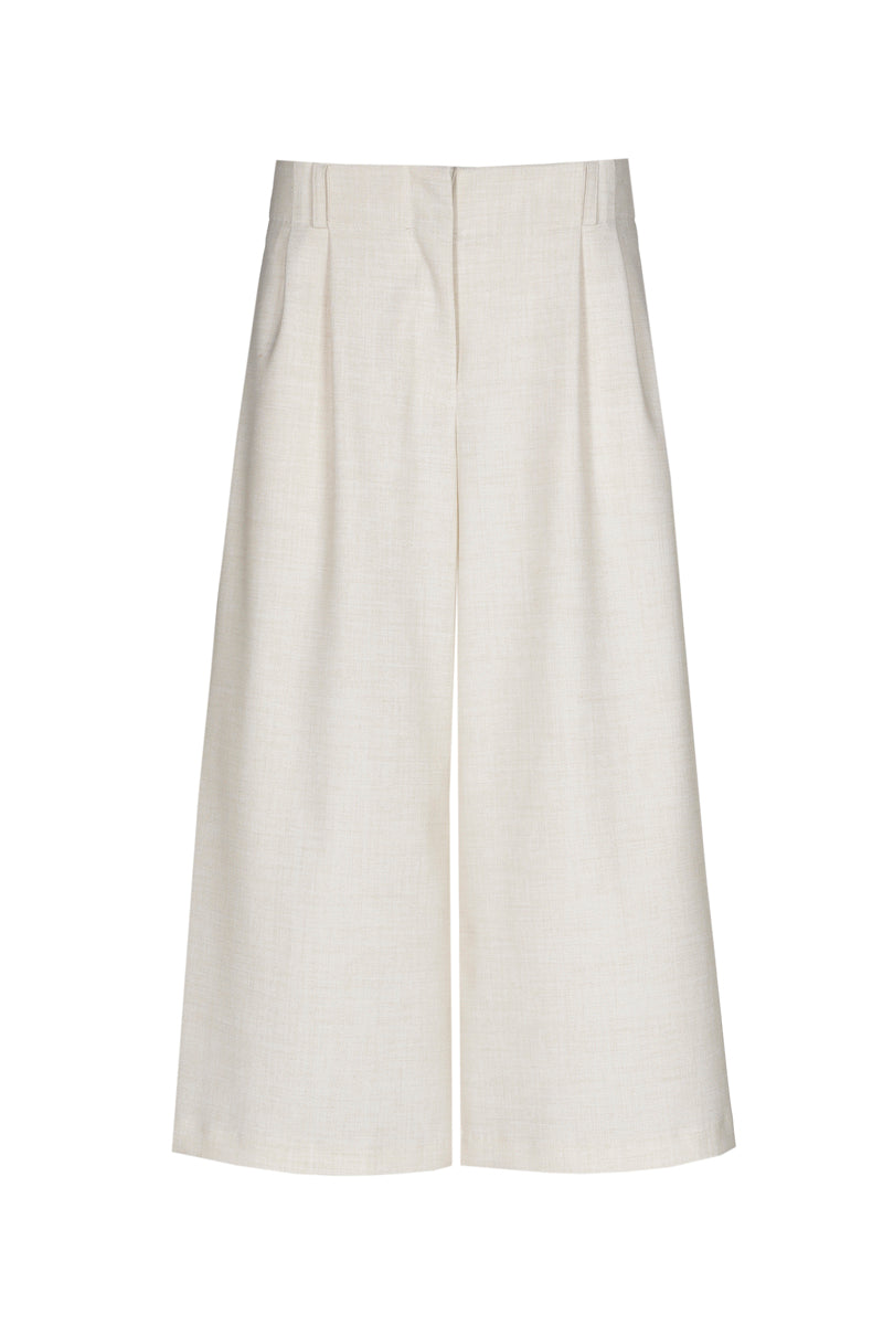 Cream culotte pants with pleats and pockets