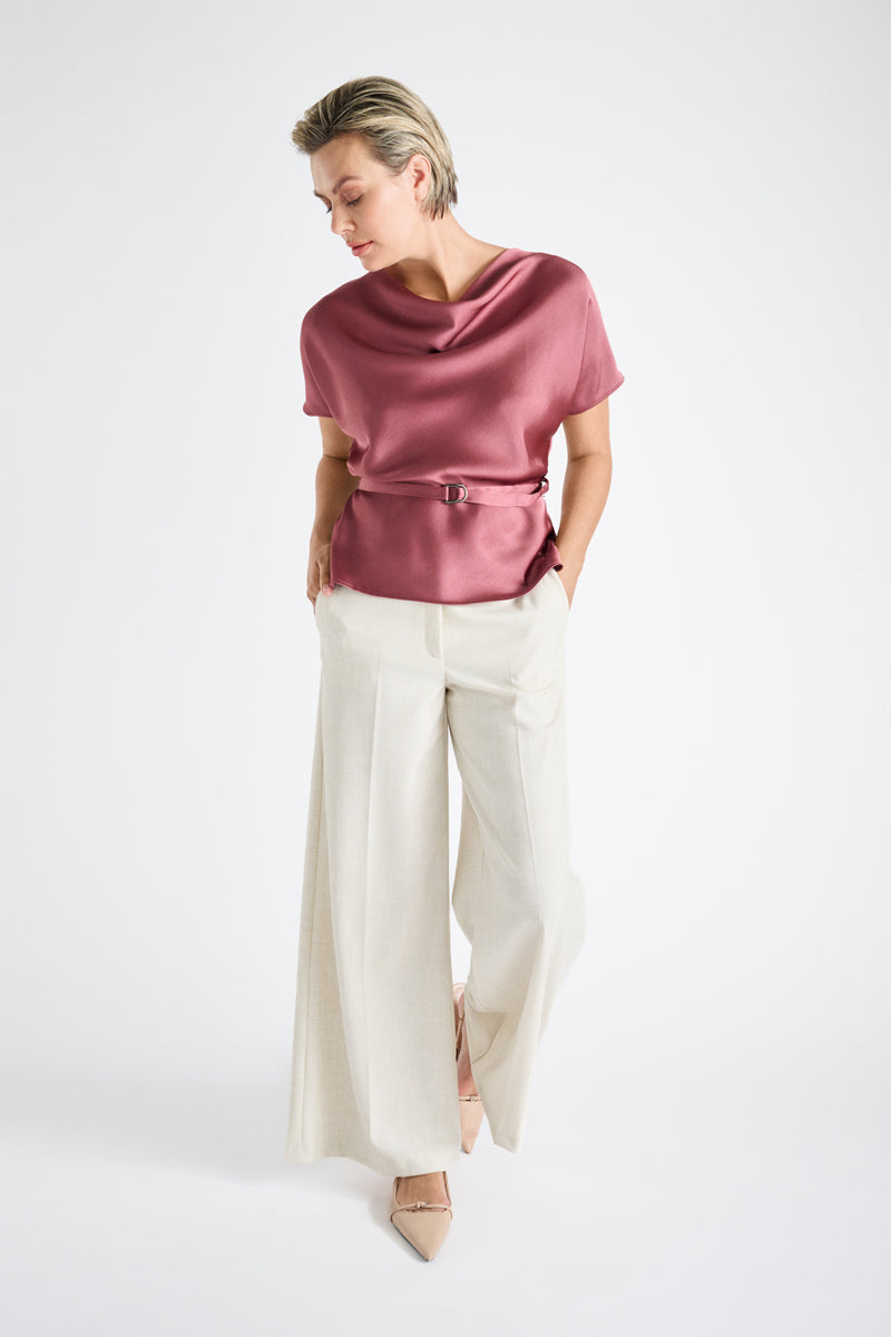 Pantalon court et large crème avec pli 