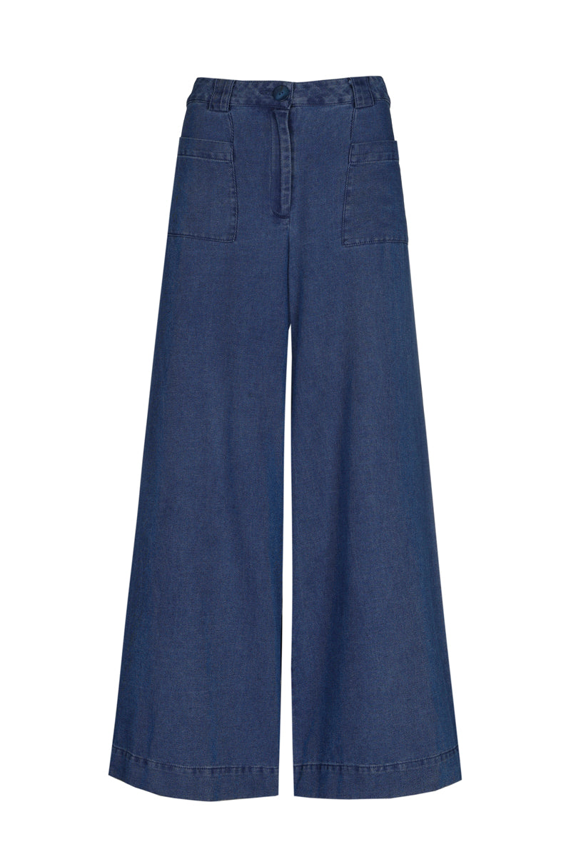 Wide and long denim pant