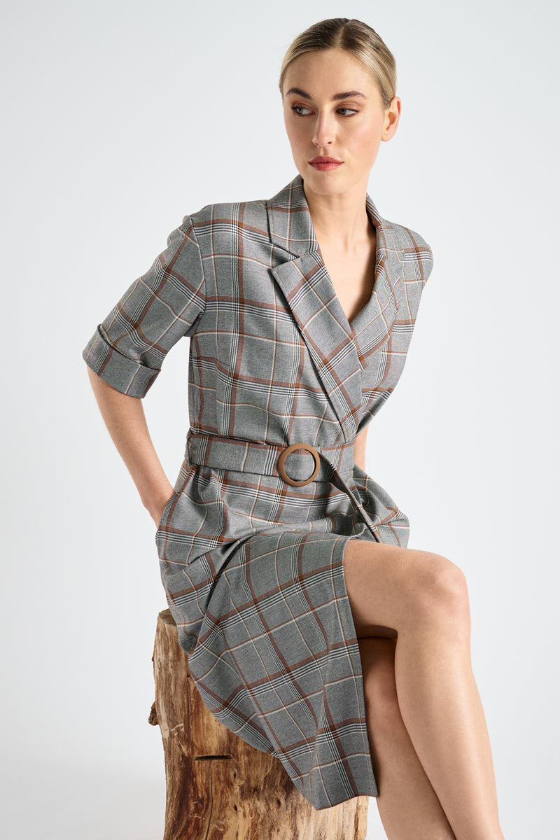 Robe-chemisier à carreaux ceinturée