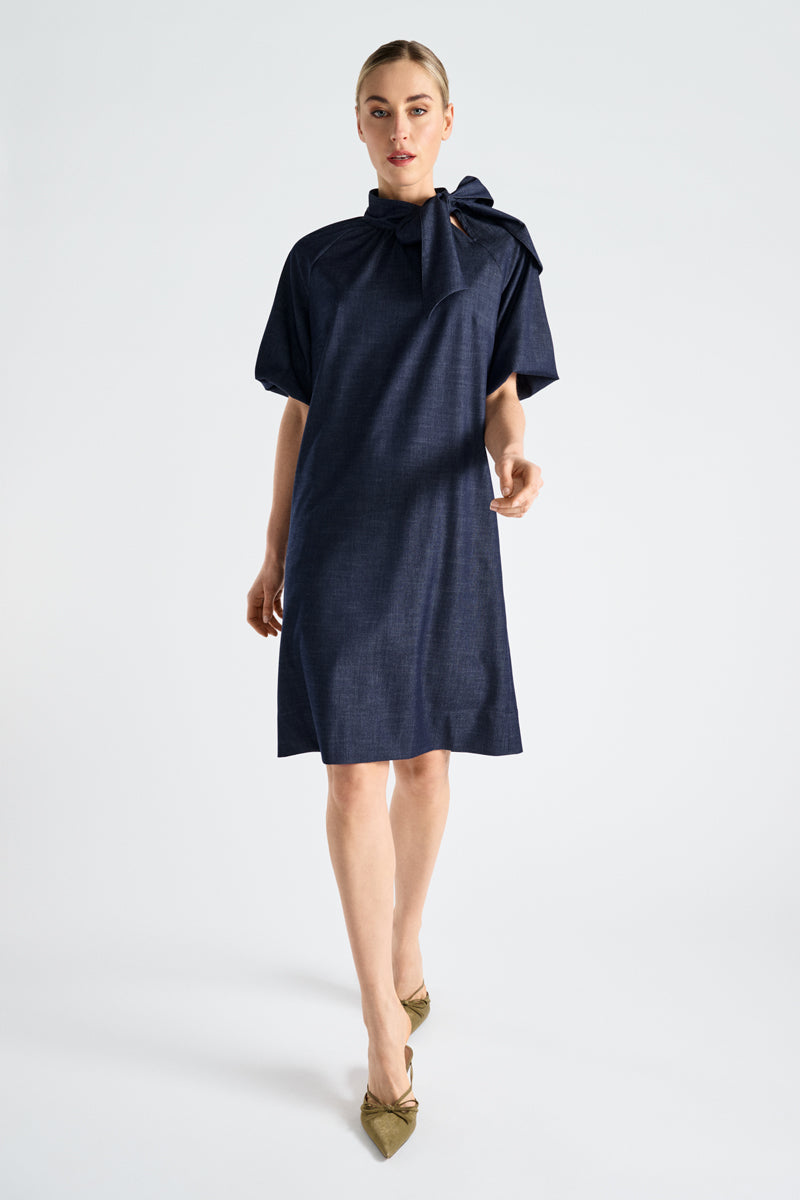 Robe marine longueur genou avec col cravate