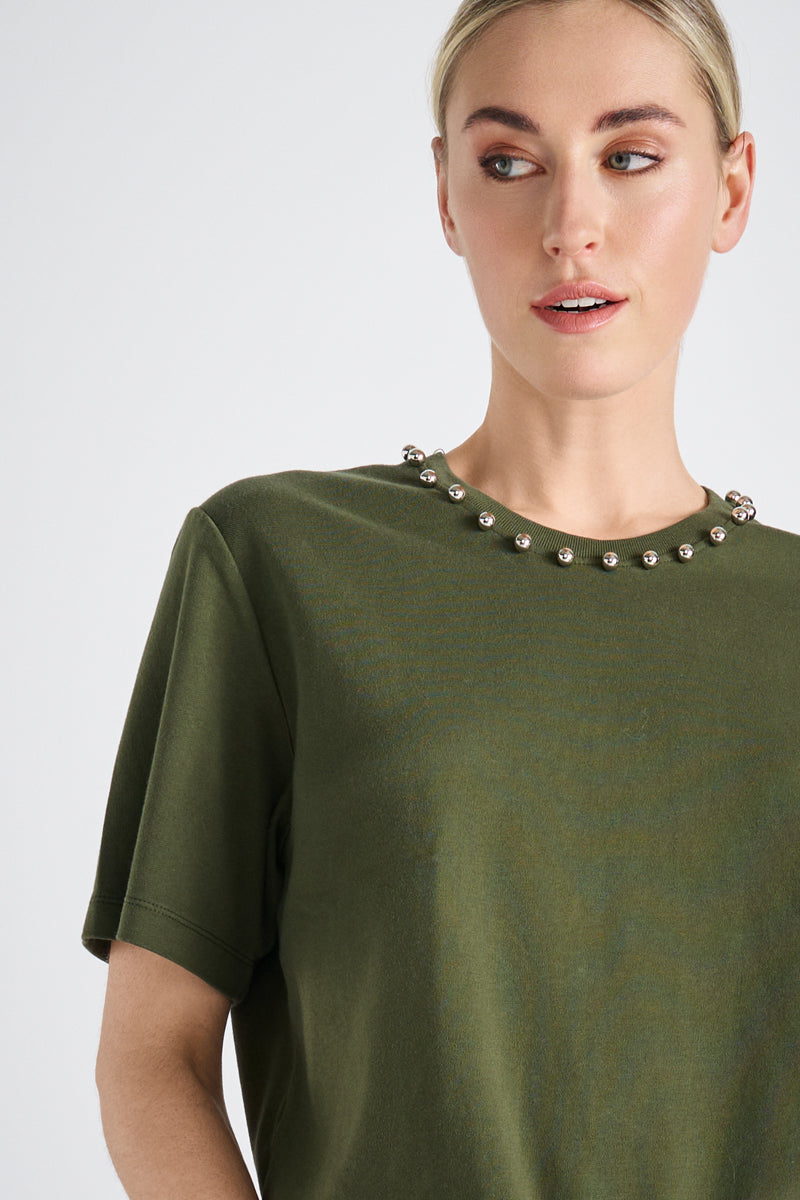 Boxy khaki T-shirt with trompe l'oeil chain collar